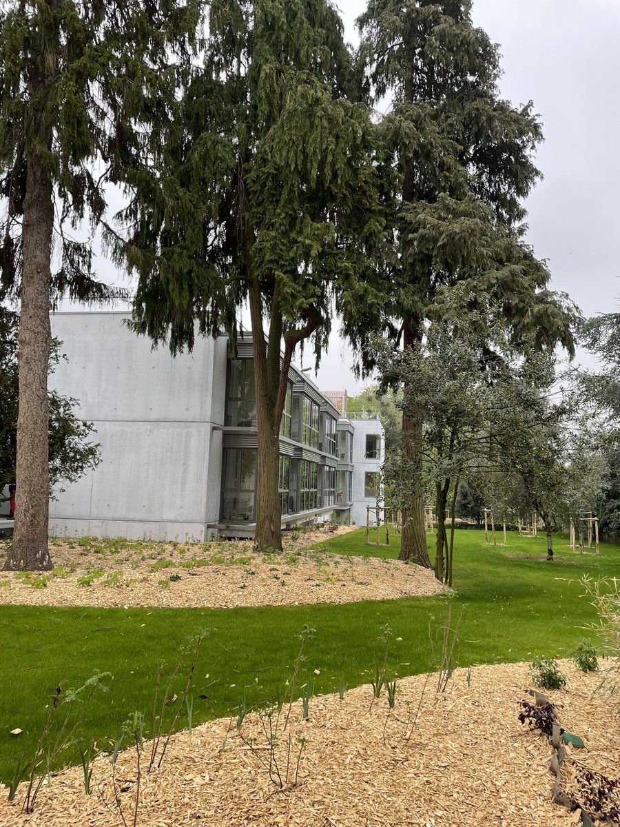 LGarnier44's tweet photo. ✂️ ♥️ Inauguration ce matin de la Maison de Nicodème, magnifique lieu dédié à l’accompagnement des personnes en fin de vie au cœur de #Nantes. Bravo à toute l’équipe de bénévoles engagée pleinement depuis 8 ans pour faire aboutir ce superbe projet ! https://t.co/uuGim6xvQO