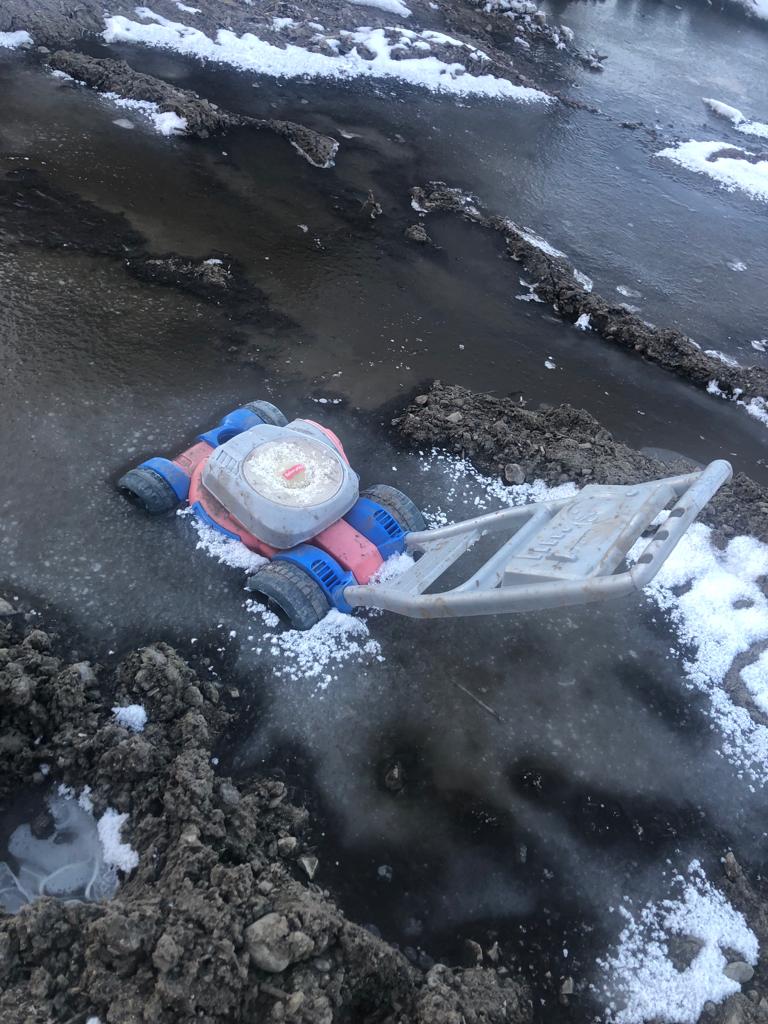 CLCTREESERVICES's tweet photo. Come on Mother Nature! We are ready for #springtime to arrive. Release your grip already so we can get back to work. It's ICY out there this morning. Stay safe Londoners!
#ldnont #springtimeinthecity https://t.co/nqDXYdaqHK