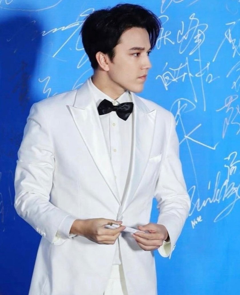 BrendaC82258759's tweet photo. Beauty is only one of his attributes😍👍 This young man however,is the total package! 
#FlyAway #BeWithMe @dimash_official Great vocalist ever! Great humanitarian,multi-instrumentalist,promoter of children,heart full of love,great Ambassador,great role model,humble soul........ https://t.co/xESlcBqCeJ