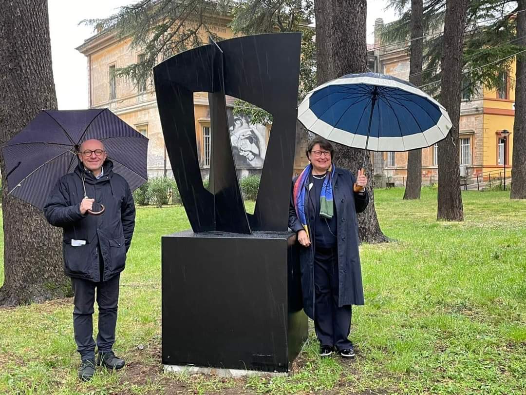 MuseoLabMente's tweet photo. "On Vacuum-Spazio intorno al Vuoto" opera di @AlessandraPorfidia oggi con il nostro Direttore Pompeo Martelli all'inaugurazione #arte #cultura #salute #benessere #PAC2020 #DirezioneGeneraleCreativitàContemporanea #MinisteroCultura @ASLRoma1 https://t.co/4JQ9yBDZKK