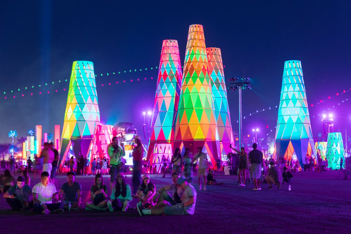 urbannext_net's tweet photo. #SpaceAsExperience
Sarbalé Ke is A #Vibrant #Installation by Kéré Architecture @fuergando created for @coachella in #California, USA
Learn more at https://t.co/e135Ijv7kg https://t.co/IHTEW83auN