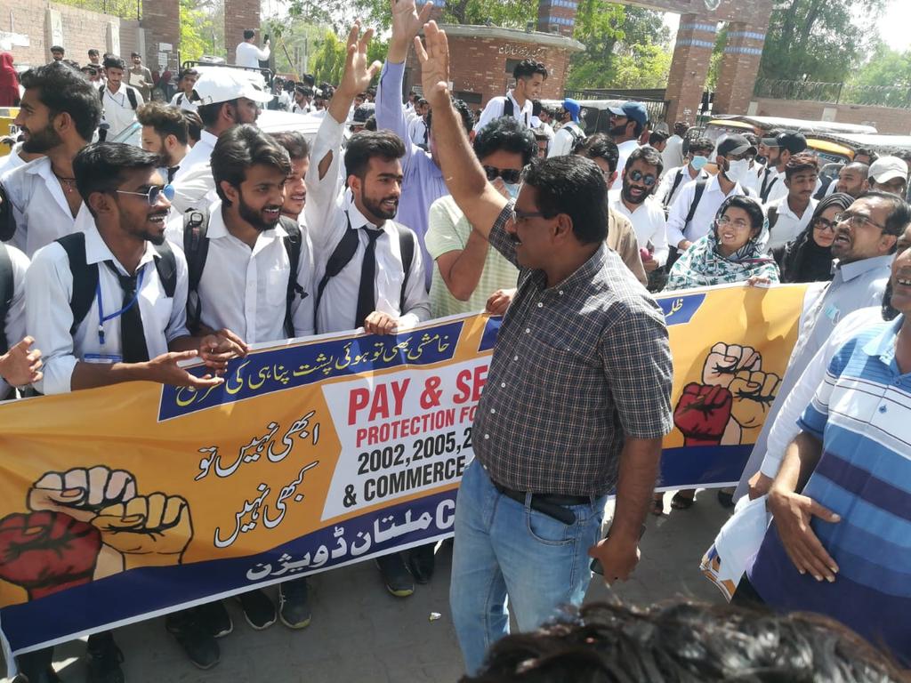 misssharif786's tweet photo. #SaveTeacher_SecureFuture
every one is asking for pay and service protection. https://t.co/j6cg7hxQXr