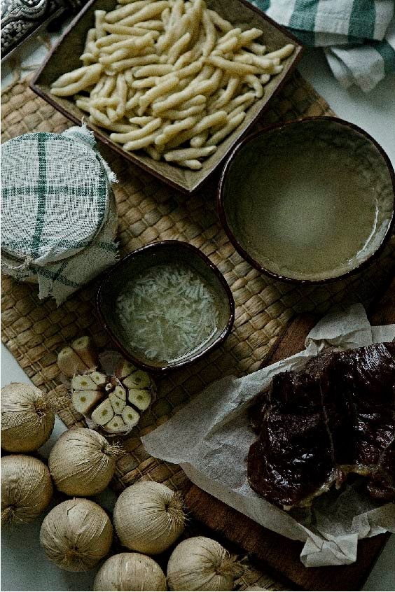 NitsqanOramash's tweet photo. A Collection of Chechen National Dishes!

1. Жижиг Галнаш - Zhizhig Galnash

The most common and beloved food for all Chechens! It is served alongside Саьрамсекх-Берам (Säramseq-Beram), which is a Garlic Sauce made from Crushed Garlic and Meat Stock. https://t.co/bnXJ3HkVg7