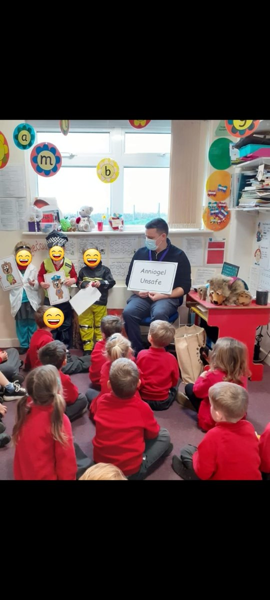 spectrumcymru's tweet photo. Bore hyfryd yn @YsgolNant gyda'r dosbarth derbyn! Wnaeth pawb trafod #cefnogaeth & phwy sy'n gallu #helpu ni os oes problem! Gwaith gwych! #diogel https://t.co/Wb9R7OfgiW