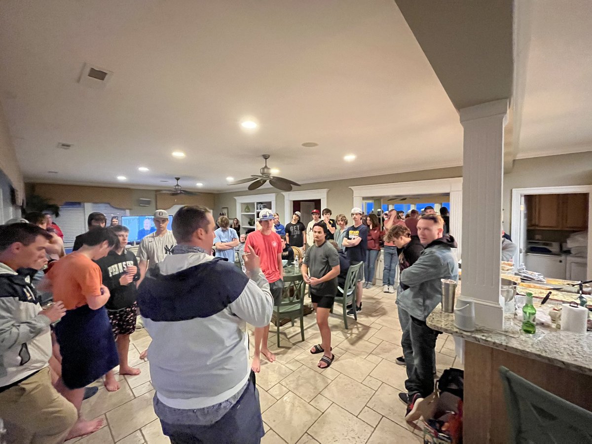 JacksBaseball23's tweet photo. Lumberjacks Baseball gathered for the 50/50 Raffle drawing. Thanks to everyone who supported the team fundraiser! https://t.co/hkJQEujsag
