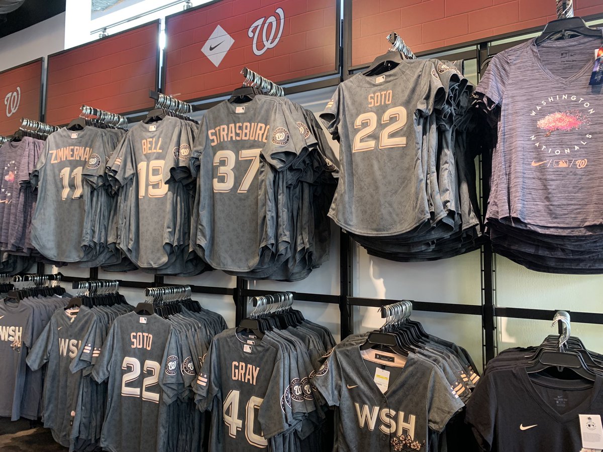 SharlaMcBride's tweet photo. Today is the day! #Nationals new #cherryblossom swag is here for purchase at #NatsPark . Not gonna lie, this merch is🔥🔥🔥#BloomDay @Nationals @NavyYardNats @wusa9 https://t.co/uDqW4IeyqI