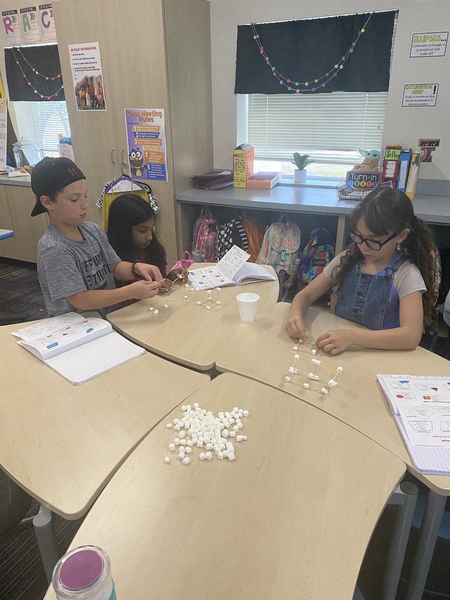 Andrea Manos tweet media