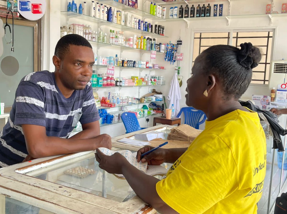 TRATanzania's tweet photo. #SALASALA Maofisa wa Mamlaka ya Mapato Tanzania TRA wakiendelea na zoezi la elimu kwa mlipakodi mlango kwa mlango Mkoa wa kodi #Tegeta eneo la Salasala leo tarehe 30 Machi 2022 mkoani #DaresSalaam. https://t.co/uMaFgJTzGL