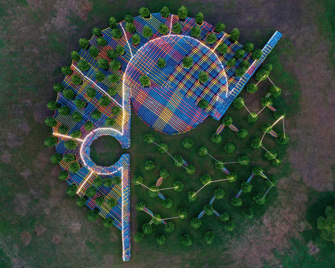 urbannext_net's tweet photo. #SpaceAsExperience
Into the Hedge - in 2019, SO – IL took on the preservation effort at the Miller House and Garden and turned it into a #temporary #landmark for play in the city of #Columbus, #Indiana.
Learn more at https://t.co/F0gryByOcF https://t.co/li3QcXVUOp
