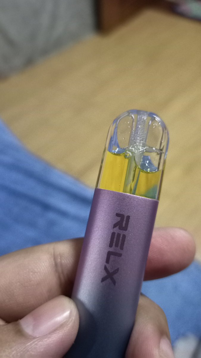 chaddie_boii's tweet photo. bough refillable pod, bilang tipidivility tayo 😂😍😍 #relx #relxph #vape https://t.co/RPxsoa07tA