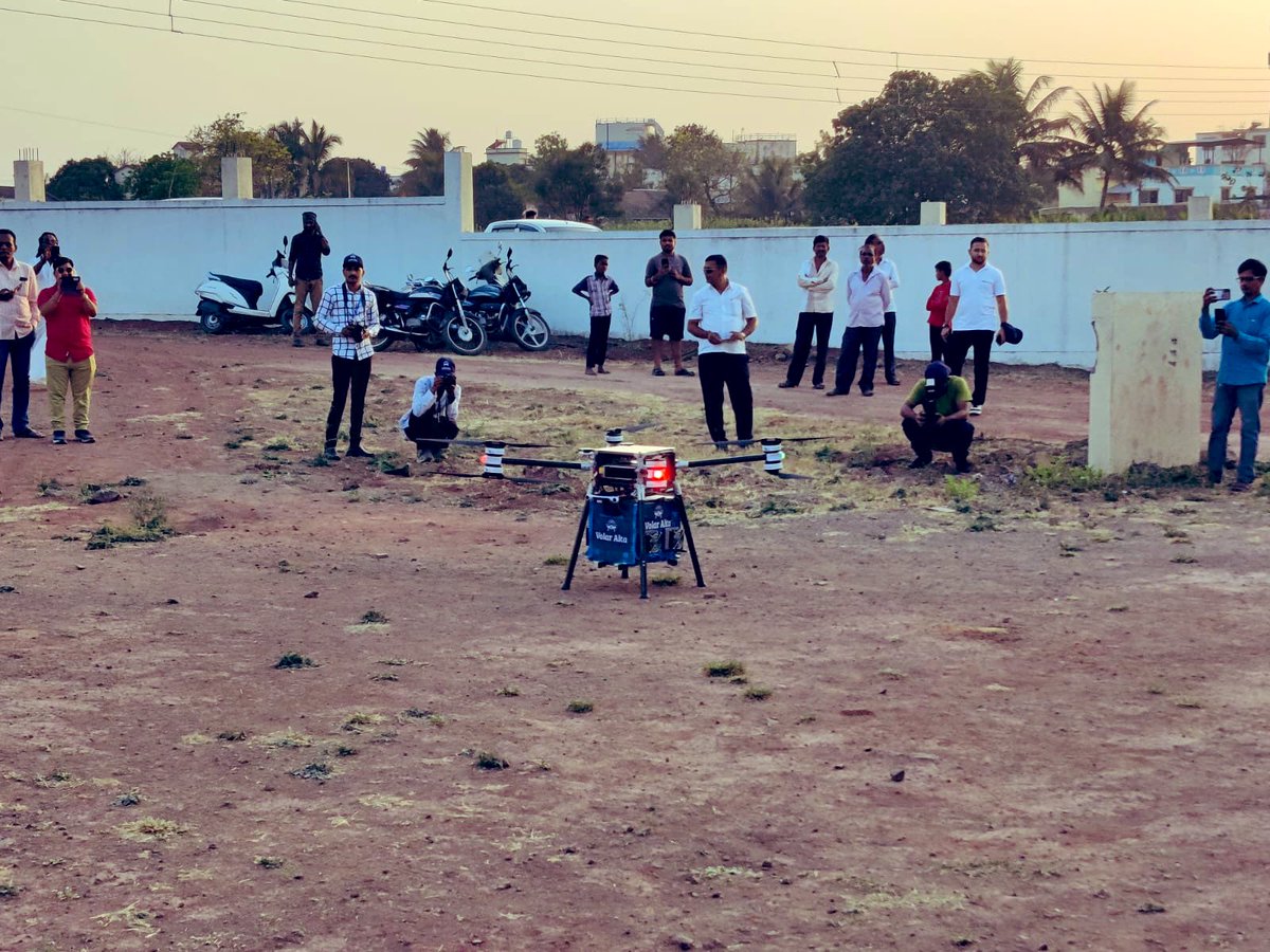 UKinMumbai's tweet photo. Deputy Head of Mission Catherine Barnes witnessed a trial of technology solution for drone based delivery of medical supplies today in Pune.

This innovative tech has the potential to improve and save millions of lives. 

We🇬🇧 are proud to support @volaralta &amp; @kemvadu in this. https://t.co/tcjHbXTjtZ
