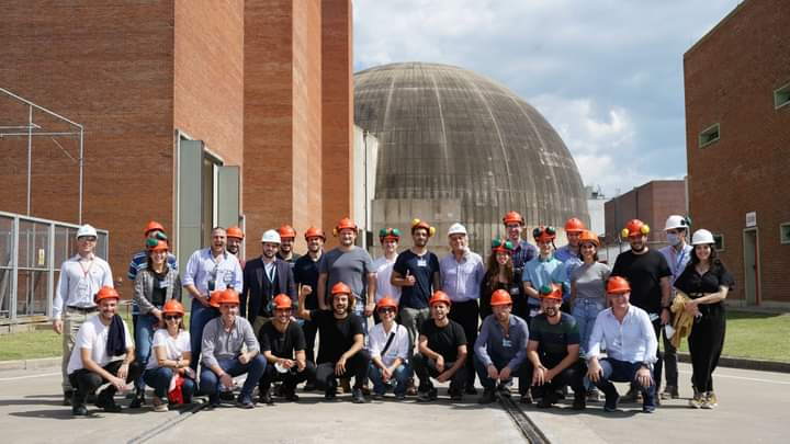 #ADIBA participó de la visita a las Centrales Nucleares #AtuchaI y #AtuchaII.
Integrando el grupo de la <a href="/UIAJoven/">UIAJoven</a>, <a href="/ReanoSebastian/">Seba</a>, dirigente joven de la Asociación participó del recorrido y conocimiento de las centrales invitados por <a href="/Nucleoelectrica/">Nucleoeléctrica Argentina</a>.