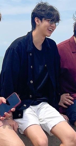 jerocobi's tweet image. hes my moon and sun 💭💭💭