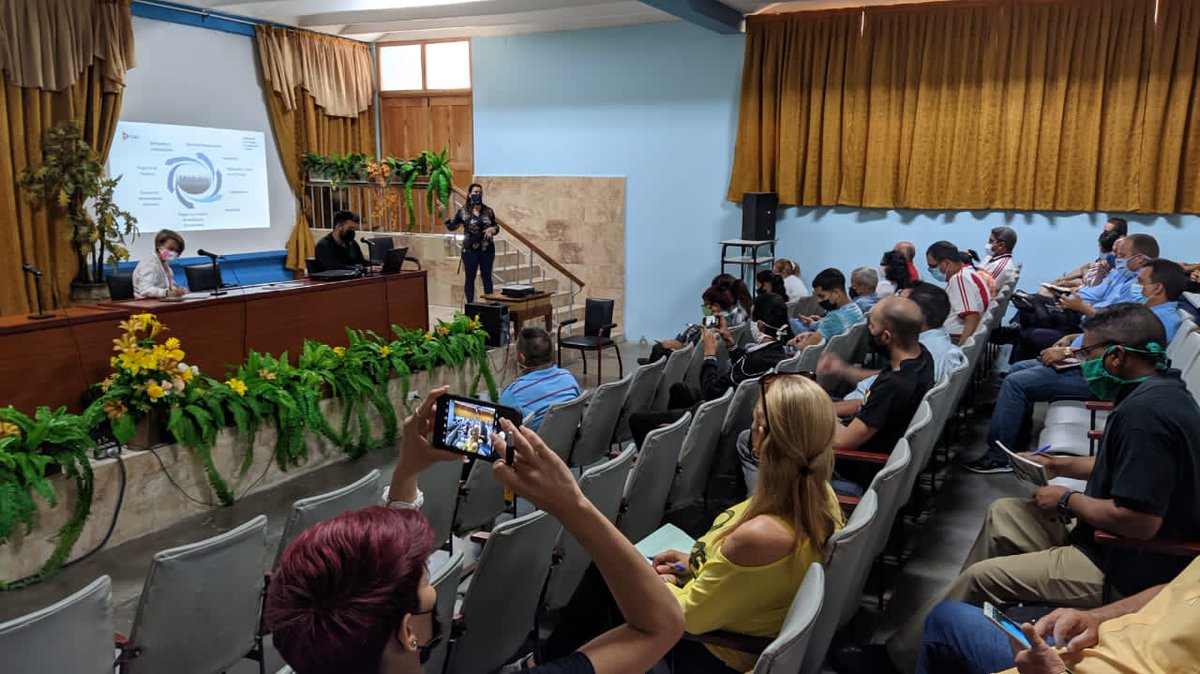 Adelaida_1930's tweet photo. Continuamos con el despliegue del sistema #SIGERH ahora en la central provincia de #SanctiSpíritus. Consolidar información es un beneficio para las entidades y el país.
#CubaInformatiza @MTSS_CUBA @ZamiraMTriana @Gemmaanduxmtss @JanetIsabel12 @maydy74 https://t.co/SAvW8Ebl18