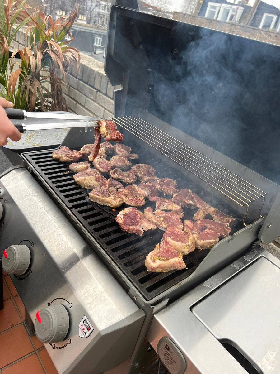 maximusmaximise's tweet photo. Another #BBQ #BuzzDay at Maximus Towers! Has there ever been a better time to work in #OOH? https://t.co/8Xo5RGy76O