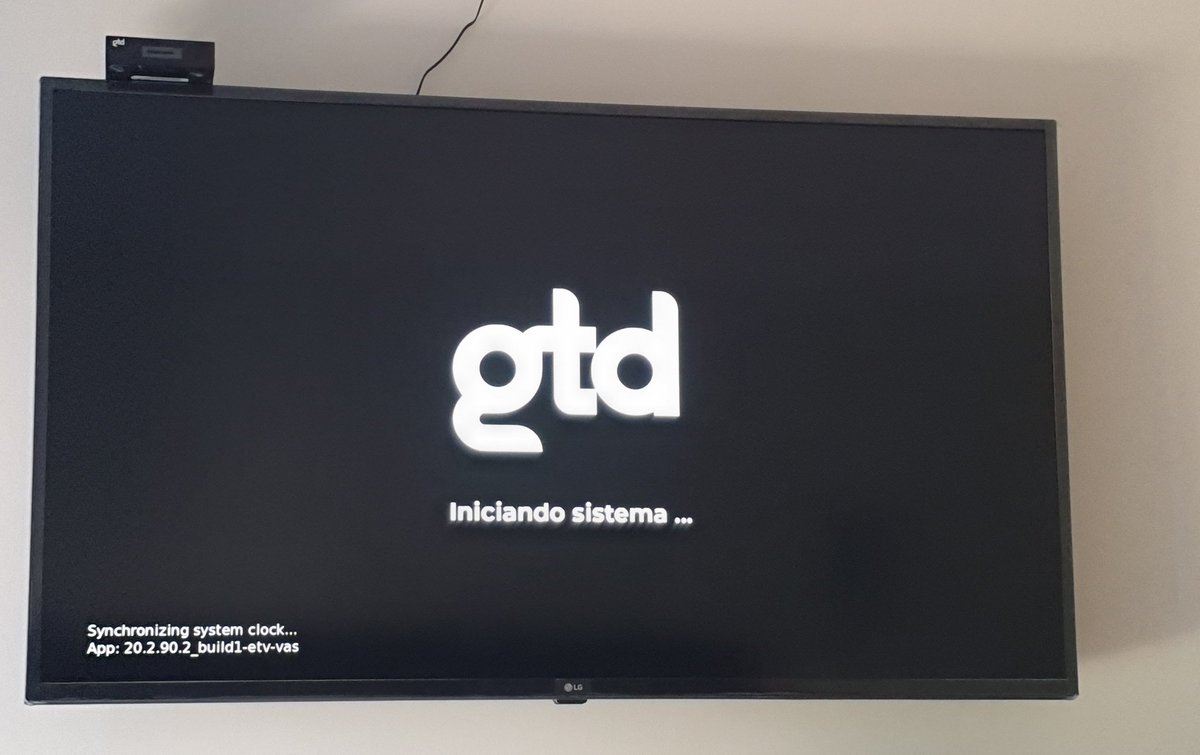 alegunsche's tweet photo. @gtdchile hola! Desde ayer el cable está así? Pegado iniciando sistema sin solución. Que pasa? Ayuda #gtdpesimoservicio https://t.co/PeBjU9QndG