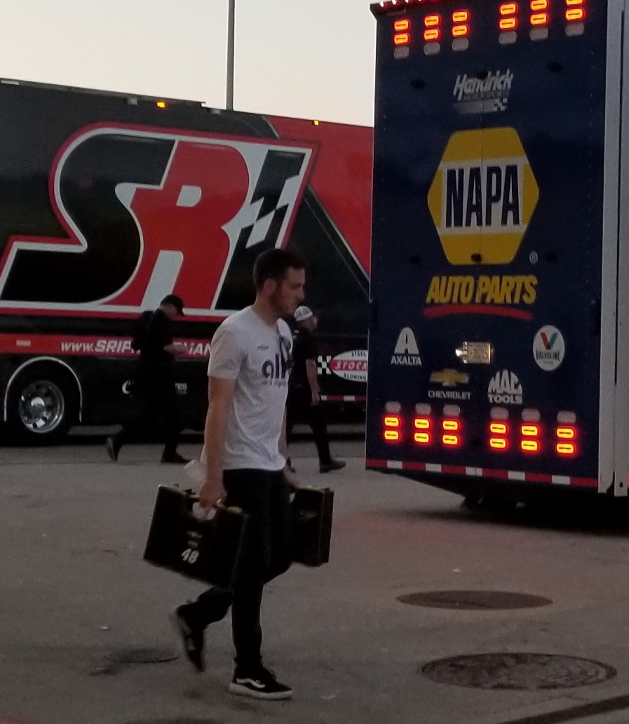 ClaireBLang's tweet photo. I was one of the last to leave the garage @COTA Sunday and I saw one driver who stayed late and assisted the team in packing up. Who was it? @Alex_Bowman I had to shoot a picture. #DialedIn 7-10 p.m. ET tonight @SiriusXMNASCAR https://t.co/e9YqjQ3pfJ