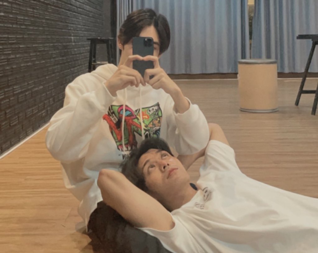 jerocobi's tweet image. someone need to make me stop being so obsessed with this two man in love