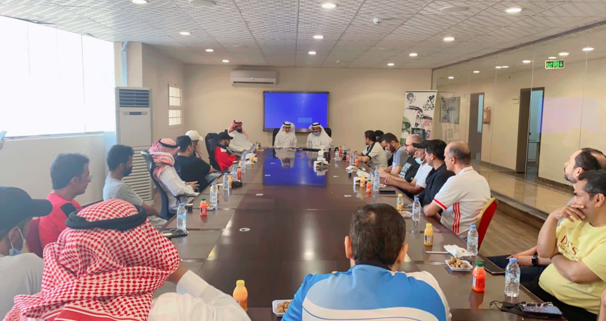 مشاركة الاستاذ منصور عبدالغفار معلم التربية البدنية  في برنامج تدريبي بعنوان 
*الهوية التخصصية لمعلم التربية البدنية* 
وافتتح البرنامج مدير مكتب التعليم  بجنوب مكة المكرمة د. عبدالعزيز البارقي كأحد مبادرات شعبة التربية البدنية .