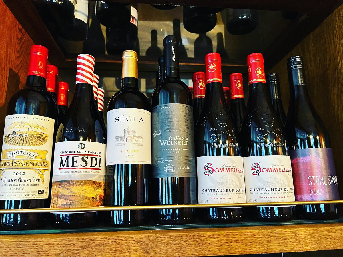 ChesterfieldW1's tweet photo. Come and try our new Red wines they will warm you up ! It is still cold out there … #redwine #2022 #redpub #mayfairlondon #londonlife #goodvibes #wednesday #new #goodwine #pubsoflondon #pubsofinstagram https://t.co/ajnnieybJv