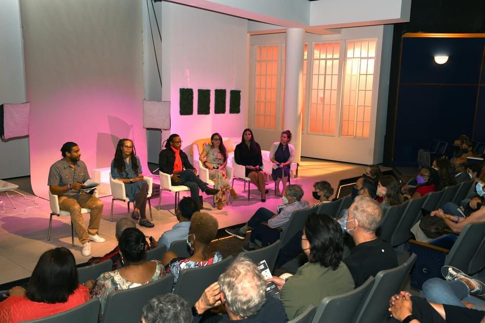 gablestage's tweet photo. We are still buzzing about the amazing conversations we had about race and diversity in "Can We Talk?" We partnered with @mccj_miami
Missed the discussion? Watch it now by heading over to our facebook!
https://t.co/odiGK7uirg
#importantconversations #race #diversity #gablestage https://t.co/jWphc4aYFj