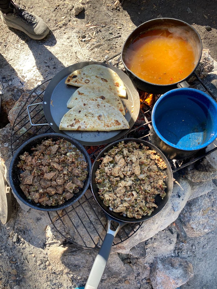 alepancha's tweet photo. #PreguntaSeria ¿van a querer que les lleve desayuno choyero, sudcaliforniano? ¿O si no son chilaquiles chilangos se aprietan su calzón? Solo avísen pa cuántos. #AsíLosCabos #BCSur #BCS @warkentin @jrisco https://t.co/VtahkB0v5G