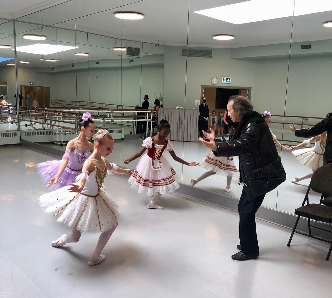 GohBallet's tweet photo. 🩰Did you Know?!
@gohballet was founded in 1978 by Choo Chiat and Lin Yee Goh.
Mr. Goh’s vision also led him to form the Goh Ballet Youth Company (GBYC) in 1979.
We are fortunate that he continues to work with and inspire our dancers.
#Legacy #BalletMaster #GohBallet https://t.co/JOoUkx3dz3