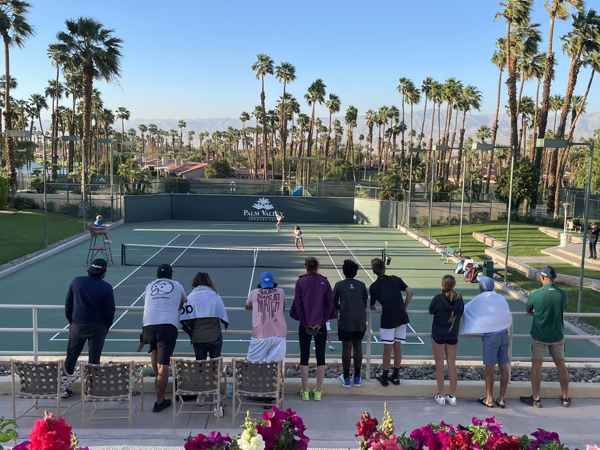 OSSATennis's tweet photo. 𝑻𝒆𝒂𝒎𝒘𝒐𝒓𝒌 𝒎𝒂𝒌𝒆𝒔 𝒕𝒉𝒆 𝒅𝒓𝒆𝒂𝒎 𝒘𝒐𝒓𝒌. #adidastennis #babolat #ossa #ossatennis #ossatennisacademy #tennis #usta #EasterBowl https://t.co/s9XwAcKp9Q