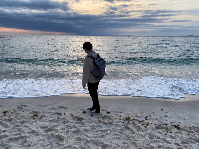 この前卒業旅行で白浜行ってきました! 砂が真っ白で絵の背景にめちゃ良さそうだった 