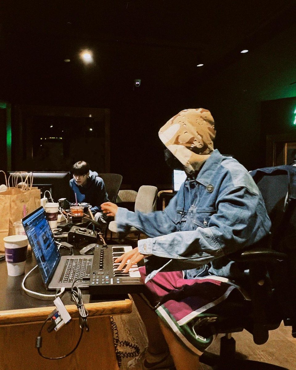 tr_agallery's tweet photo. 220330 Instagram Update! 
#LEO #트레이니에이 #traineeA @trainee_a https://t.co/HATtPFaiM4