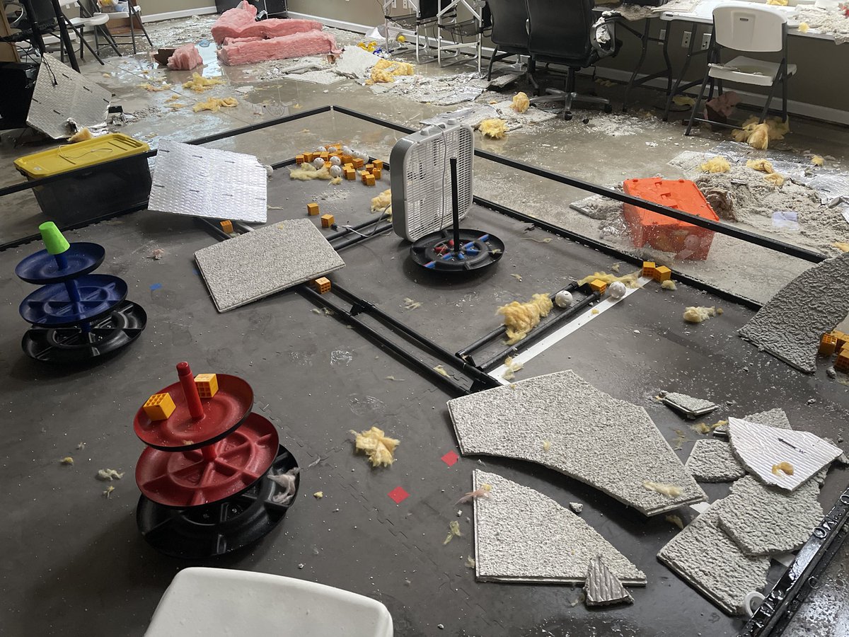 FTC8373's tweet image. Tornado + robot lab = terrain game