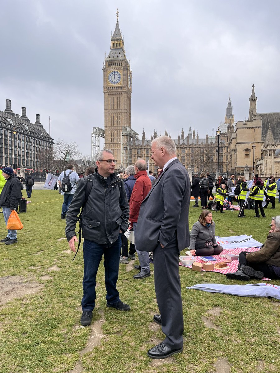 Thank you <a href="/IanLaveryMP/">Ian Lavery</a> for meeting us in parliament today &amp; for your support as <a href="/CitizensUK/">Citizens UK</a> call for care workers to receive a real <a href="/LivingWageUK/">Living Wage Foundation</a> #Care4ACuppa #LivingWage4SocialCare