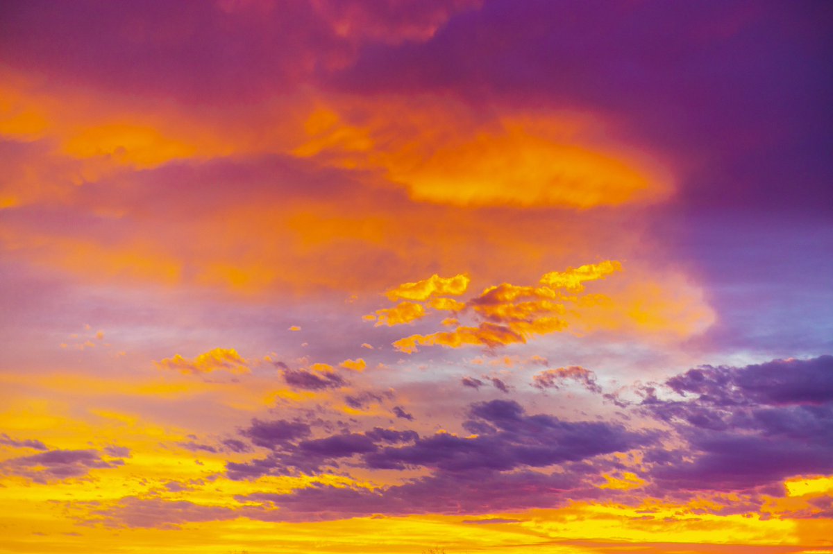ShaRich2's tweet photo. “When your world moves too fast, and you lose yourself in the chaos, introduce yourself to each color of the sunset.”

- Christy Ann Martine https://t.co/vwg3LyyeVl
