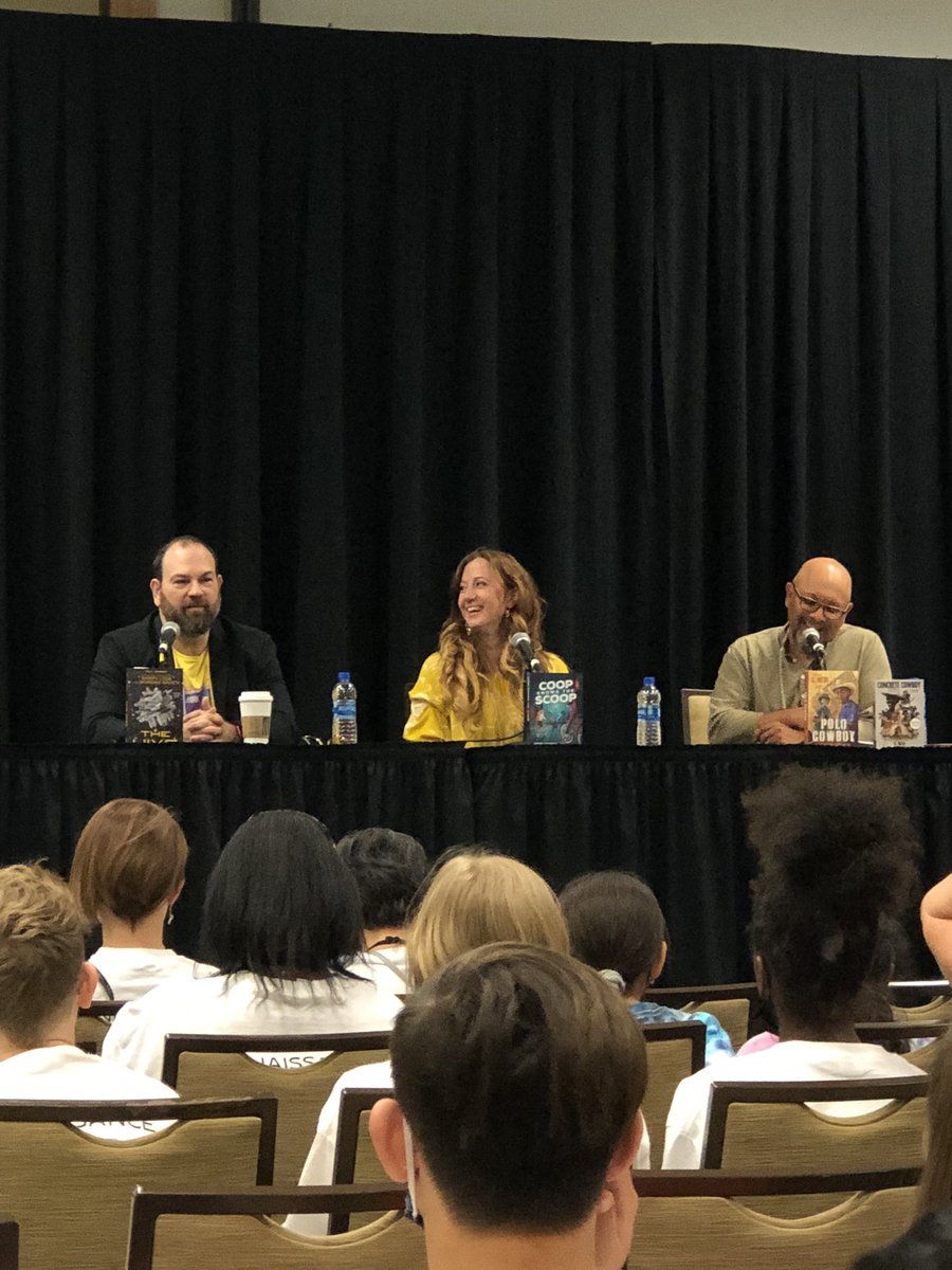 ReedingLife's tweet photo. What a fantastic event! The author panel was top-notch! ❤️📚🎉 My librarian heart is very happy 💖💞. @TBASlighMiddle @hubofschool @FloridaSSYRA @court___blair @TitusONeilWWE https://t.co/DyepQf3tPn