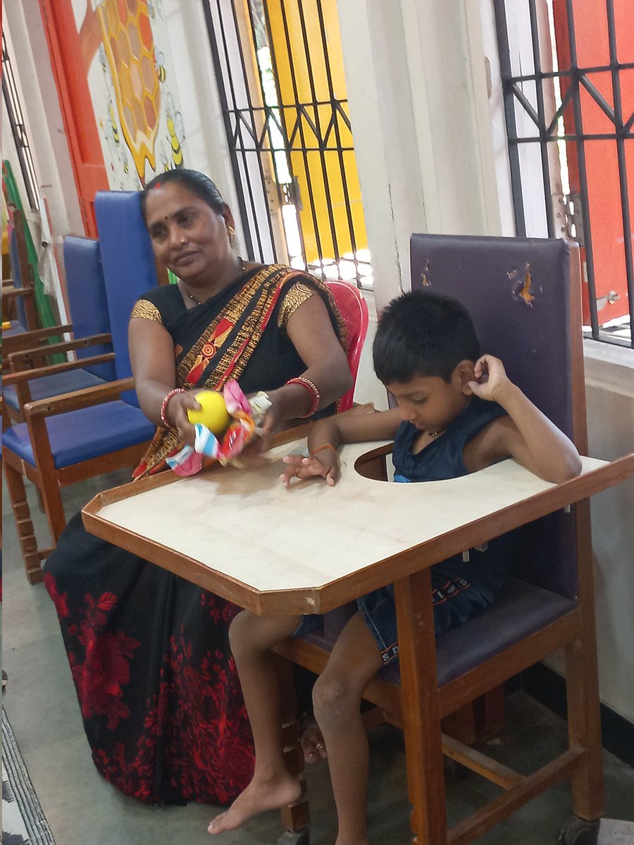 Abhi_patil_97's tweet photo. #children #socailwork #Mumbai #Maharashtra #enjoylife #donate #helpinghand #news @ShivSena 
(2/2) https://t.co/bkIzFoAXqg