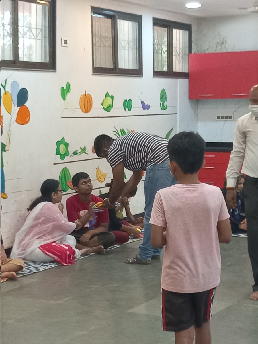 Abhi_patil_97's tweet photo. #children #socailwork #Mumbai #Maharashtra #enjoylife #donate #helpinghand #news @ShivSena 
(2/2) https://t.co/bkIzFoAXqg