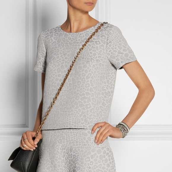 sellordiet's tweet photo. So good I had to share! Check out all the items I'm loving on @Poshmarkapp from @moonflowerblue2 #poshmark #fashion #style #shopmycloset #tibi #solidstriped #vici: https://t.co/4yivXV6RDM https://t.co/g2i3CgJHBp