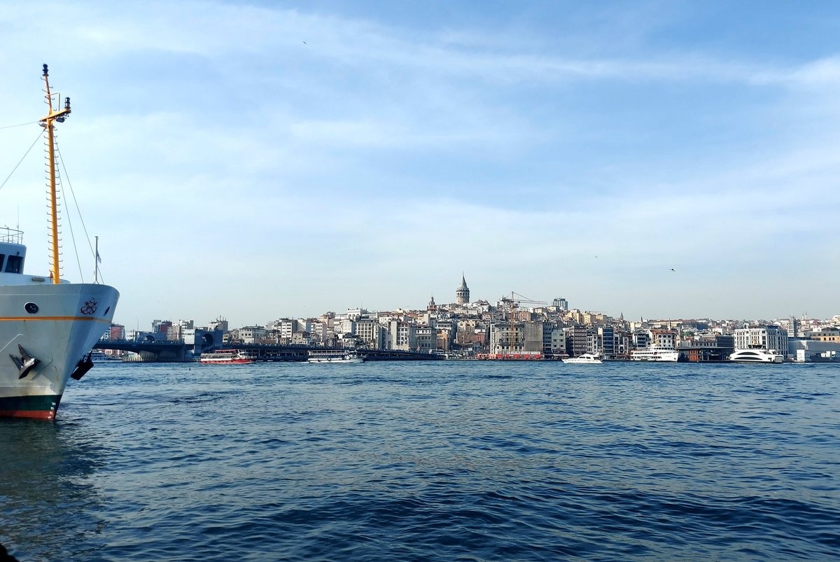 bymeydanoglu's tweet photo. Özlenenlerde bugün... İstanbul 💥🙃
#istanbul #eminönü #sirkeci #karaköy #galata #bosphorus #istanbulboğazı https://t.co/J1nOoX0Okc