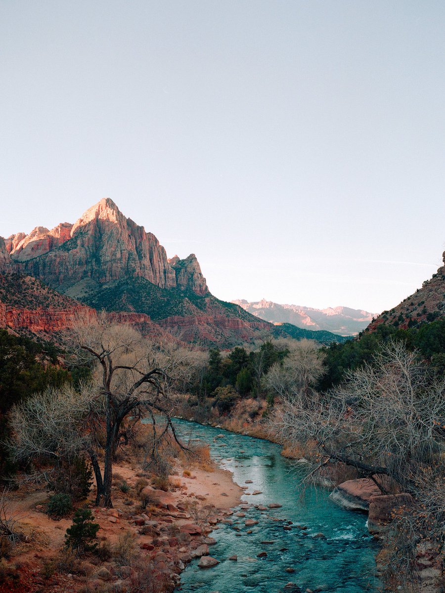nev_in_color's tweet photo. photos i took out west 🎞 https://t.co/sVEFrbdOiP