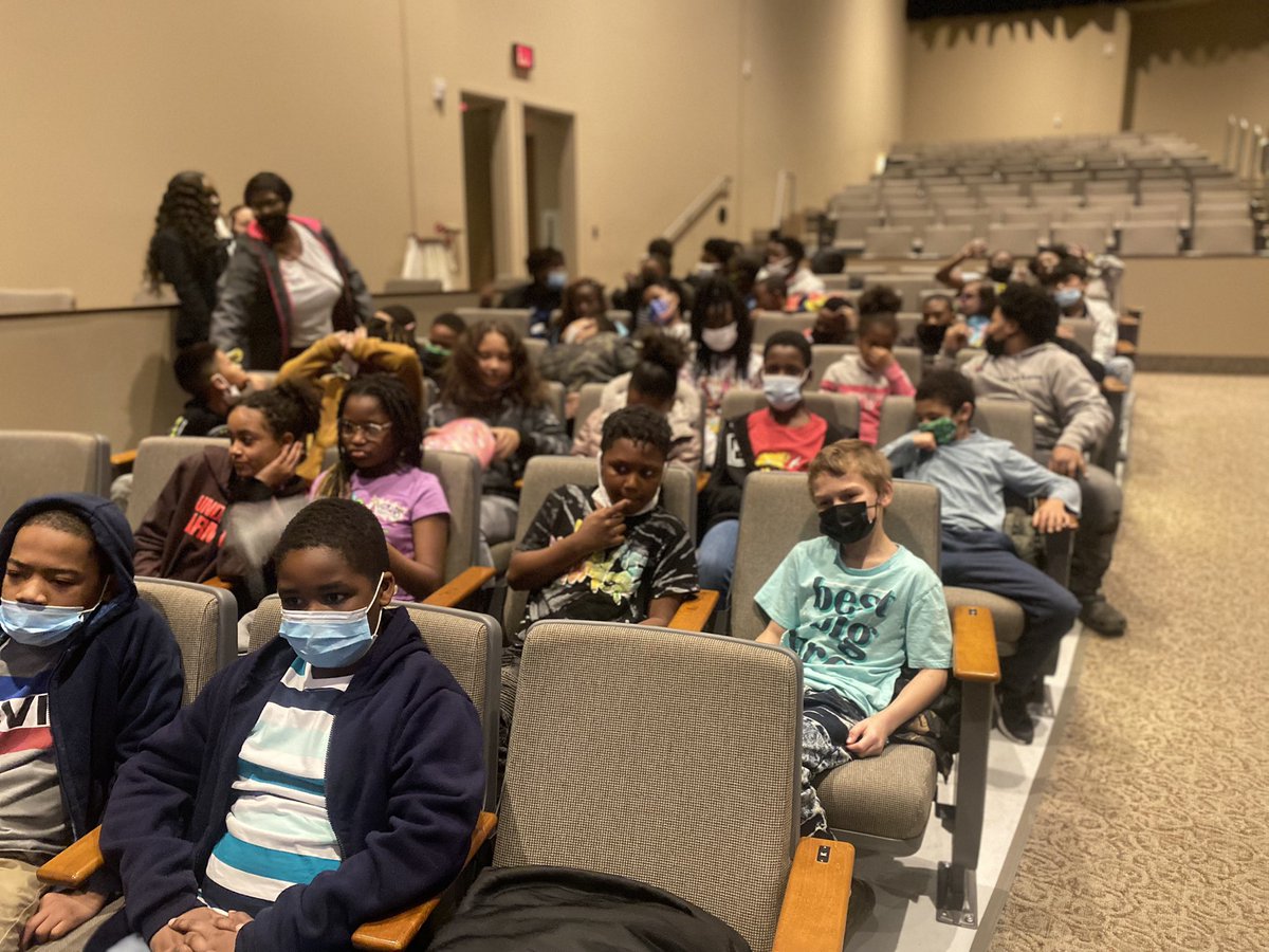 MsEllis9's tweet photo. @EMRollinsSTEAM1  4th Grade Students go to McGregor Hall for the NC symphony. #Rollins #Bears https://t.co/7h6ZZ9f8r2