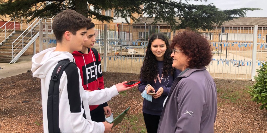 inefcat's tweet photo. 🤝 BEQUES RED | Visita a l’INEFC Lleida de l’alumnat de l’Institut La Serra, de Mollerussa
🏃♂️ Activitats i entrevistes per conèixer el centre i els estudis que s’hi imparteixen de la mà de l’equip directiu, professorat i estudiants del grau
#somINEFC #BequesRED #INEFCLleida https://t.co/eS7hByvvPW