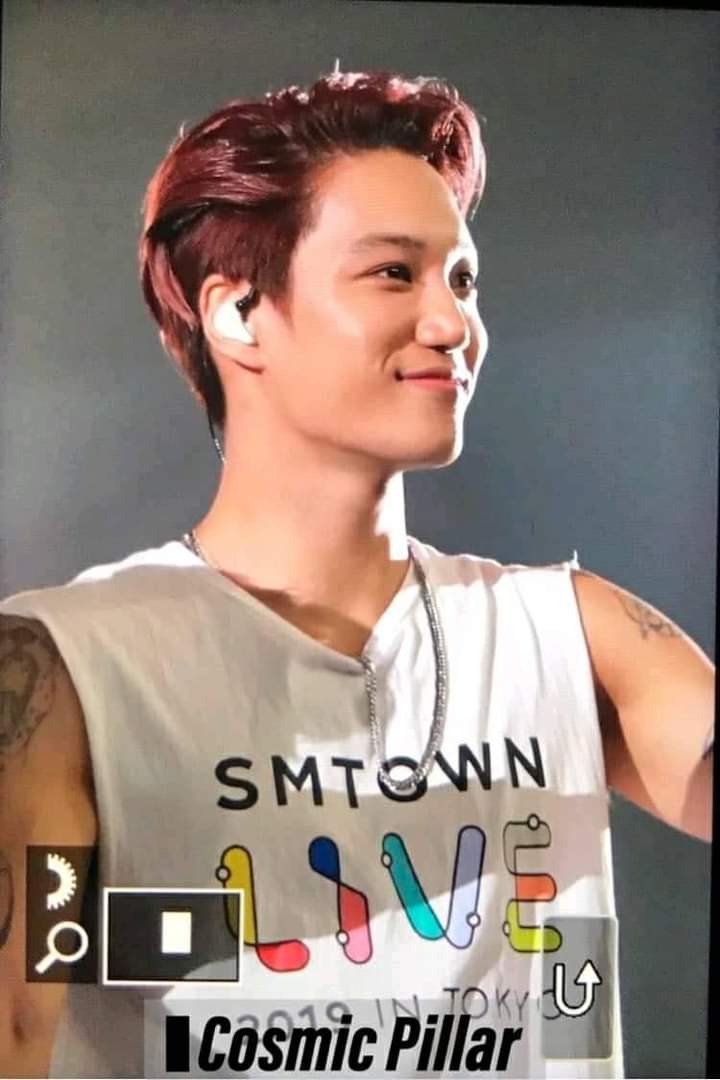 Roya_zkdlin's tweet photo. Where is my heart and my life, Nini, are you okay? We are waiting for news from you to say you are fine. Kai, please come back to us💚💔🙏😭
#카이버블
#kai
#GetWellSoonKai https://t.co/ARPJOw2zz8