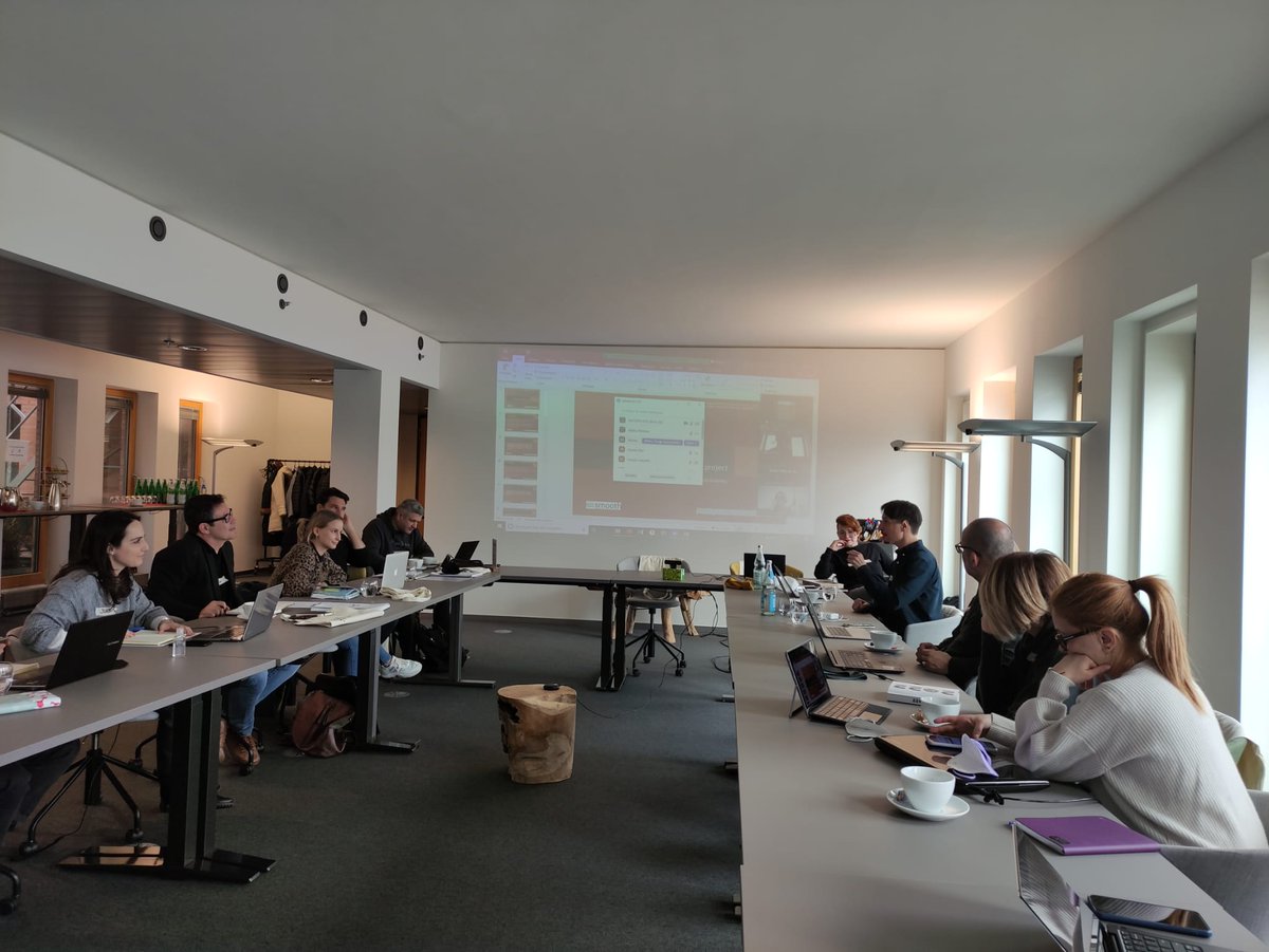 smooth_h2020's tweet photo. Today our team is meeting in Hamburg for the 3rd General Assembly of the #SMOOTHproject organized by @UniOsnabrueck . We will discuss what we have been working on and what the next steps will be. It will be very productive work 💪
#commons #educationalcommons #H2020 https://t.co/snpDtZDg0T