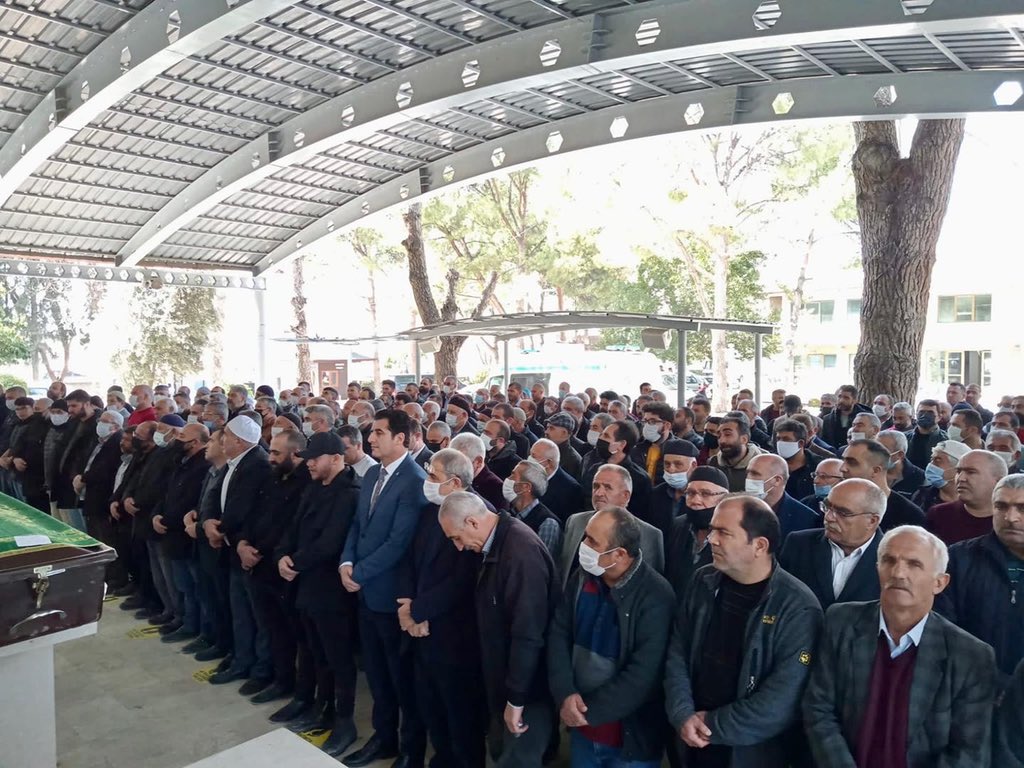 akpartidenizli's tweet photo. İl Başkanımız Sayın Yücel Güngör, Dadaşlar Derneği eski başkanı Lütfi Ağdaş’ın cenaze törenine katılarak son yolculuğuna uğurladı.

Ailesine ve sevenlerine başsağlığı diliyoruz. Makamı âlî olsun. https://t.co/CGnzrAp20j