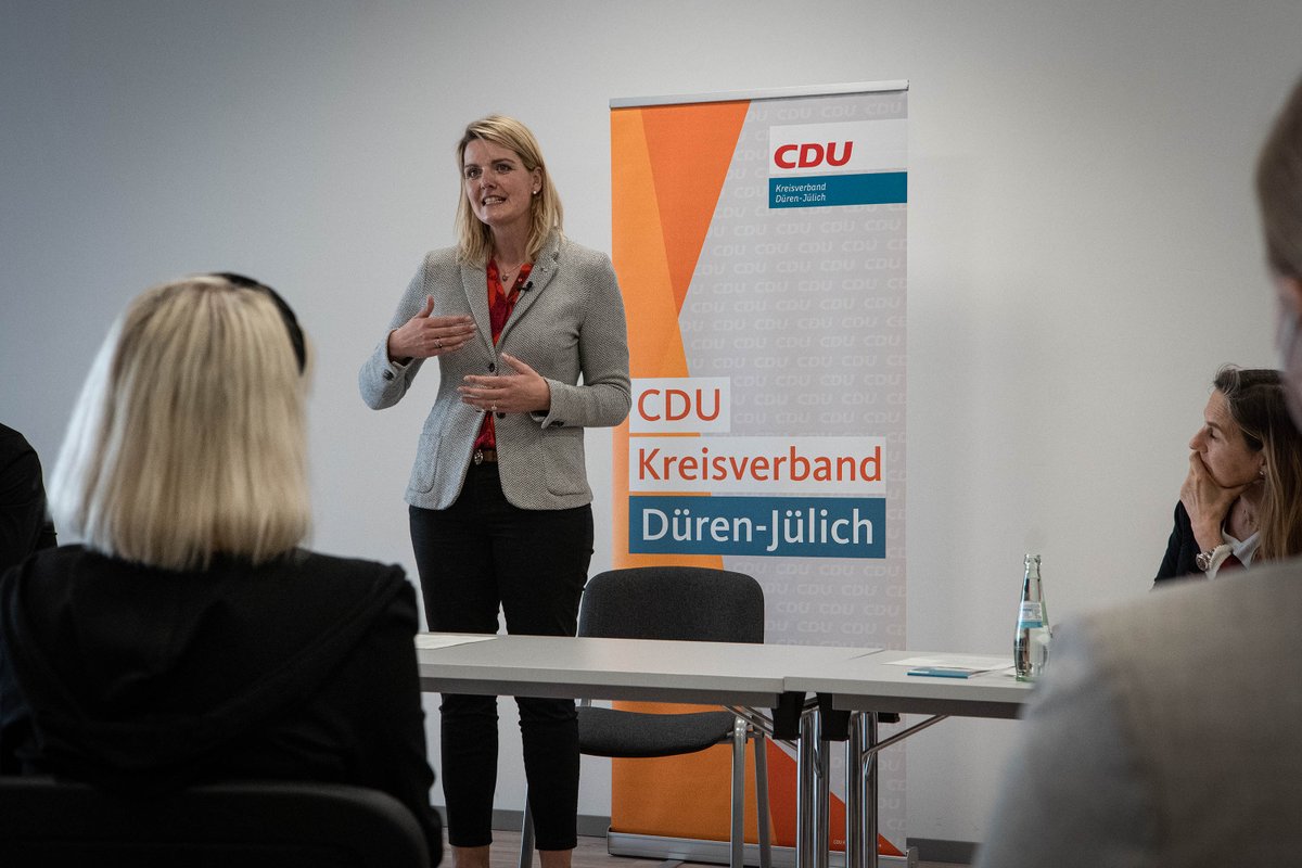 PatriciaPeill's tweet photo. #Kinderschutz geht jeden an! Wir werden politisch alles tun im Kinderschutz, um uns vor die Kinder und Jugendlichen zu stellen. Mehr zu "Null Tolleranz gegenüber #Kindesmissbrauch" in #Merzenich #Morschenich -Neu unter:
https://t.co/VIyGK8HujB
weiter #mitPeill https://t.co/deg2UuFNt8