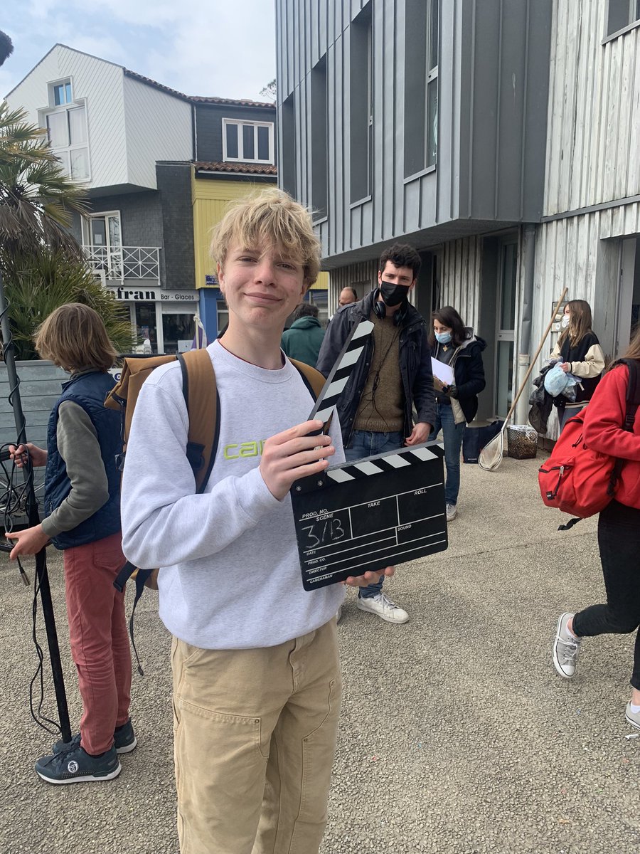 departement17's tweet image. 🤓#Collège #EnDirect Retrouvons les CDJ en plein tournage de leur 1er court-métrage🎬 sur la gestion des déchets av l’asso @Echo_Mer 

Pr rappel, les 47 CDJ de cette mandature 2020-2022 travaillent sur la thématique «Acteur du Développement Durable♻️» 👉la.charente-maritime.fr/organisation/c…