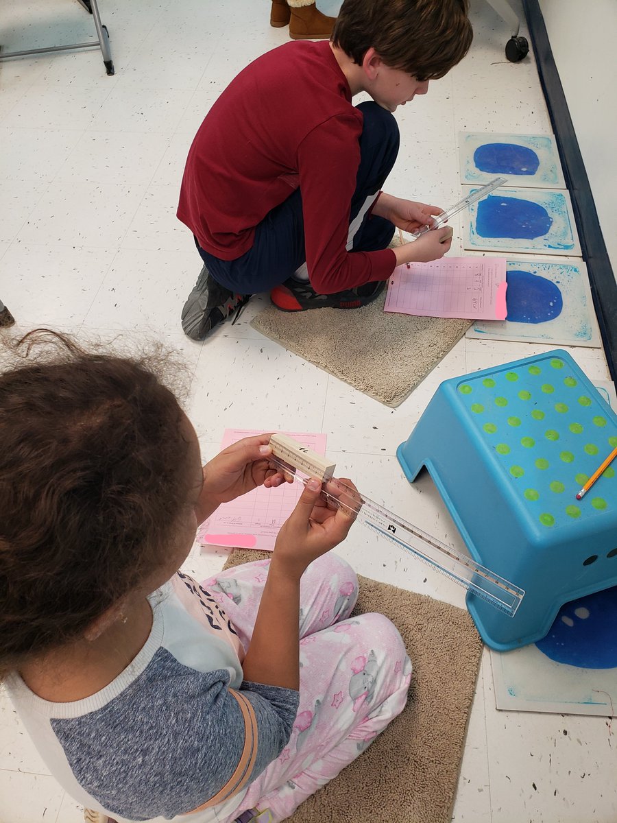 EatonTeaching's tweet photo. Measuring rectangular prisms to find volumes today in Adv 4 math! #teambcps @SparksES_BCPS @SparksES_BCPS @BCPSMATH https://t.co/oLZfUQPfjF