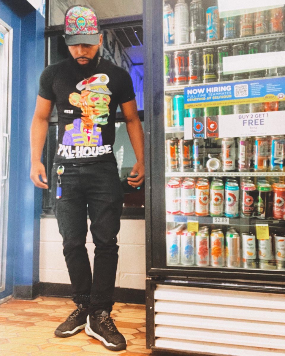 DJTHustle's tweet photo. I'm a walking check baby I should be a NFT 🙊🧿✨❣️ #SaluteTheHustle #TFG #PreciseEnt #Stoopit #NFT https://t.co/MiA2O7pLsj
