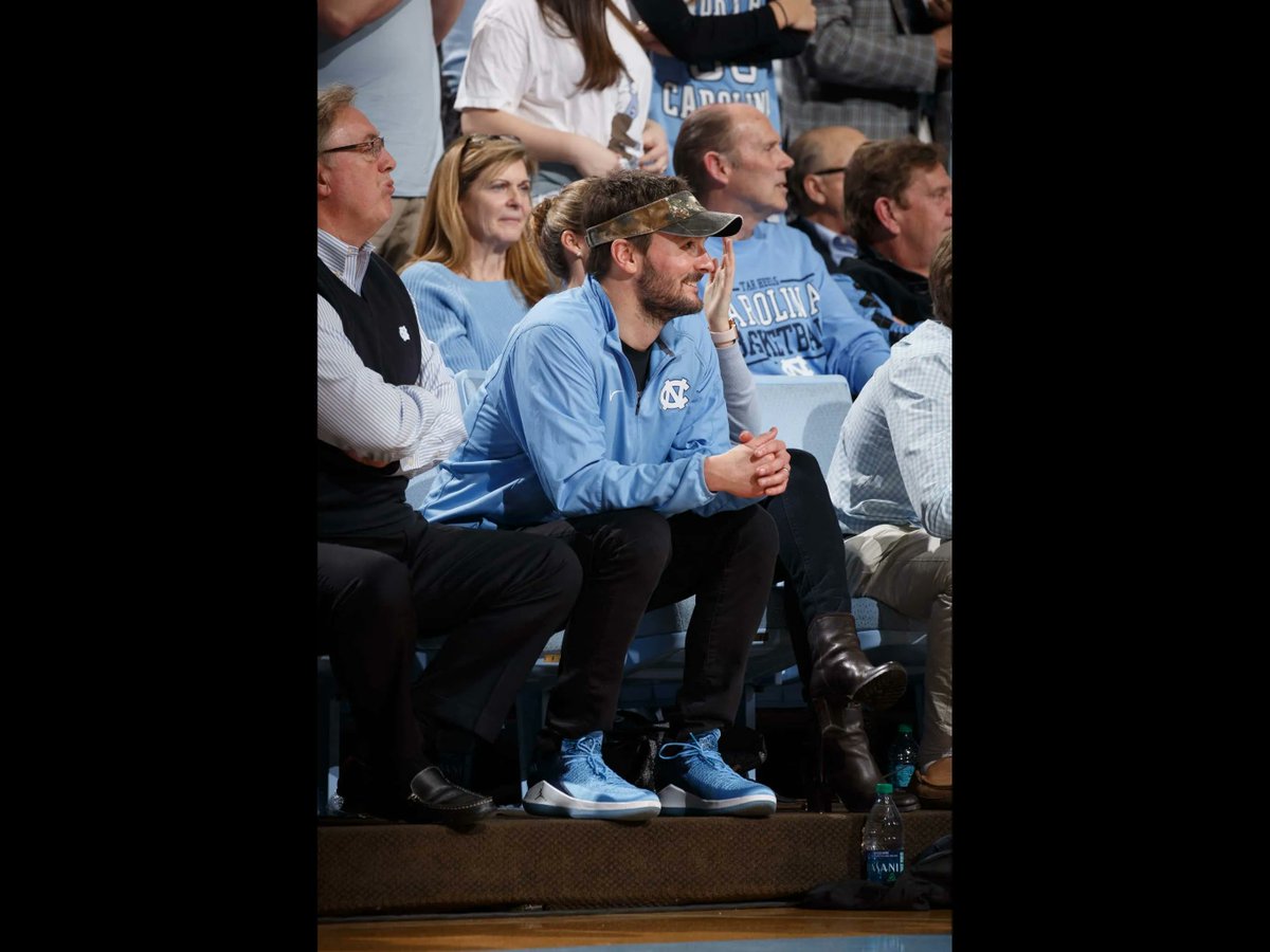 barstoolsports's tweet photo. Eric Church Cancelled His Shows This Weekend So That He Can Attend The Final Four. And Fans Are NOT HAPPY. https://t.co/OBlmsROG23 https://t.co/hZ1Gjg3mRI