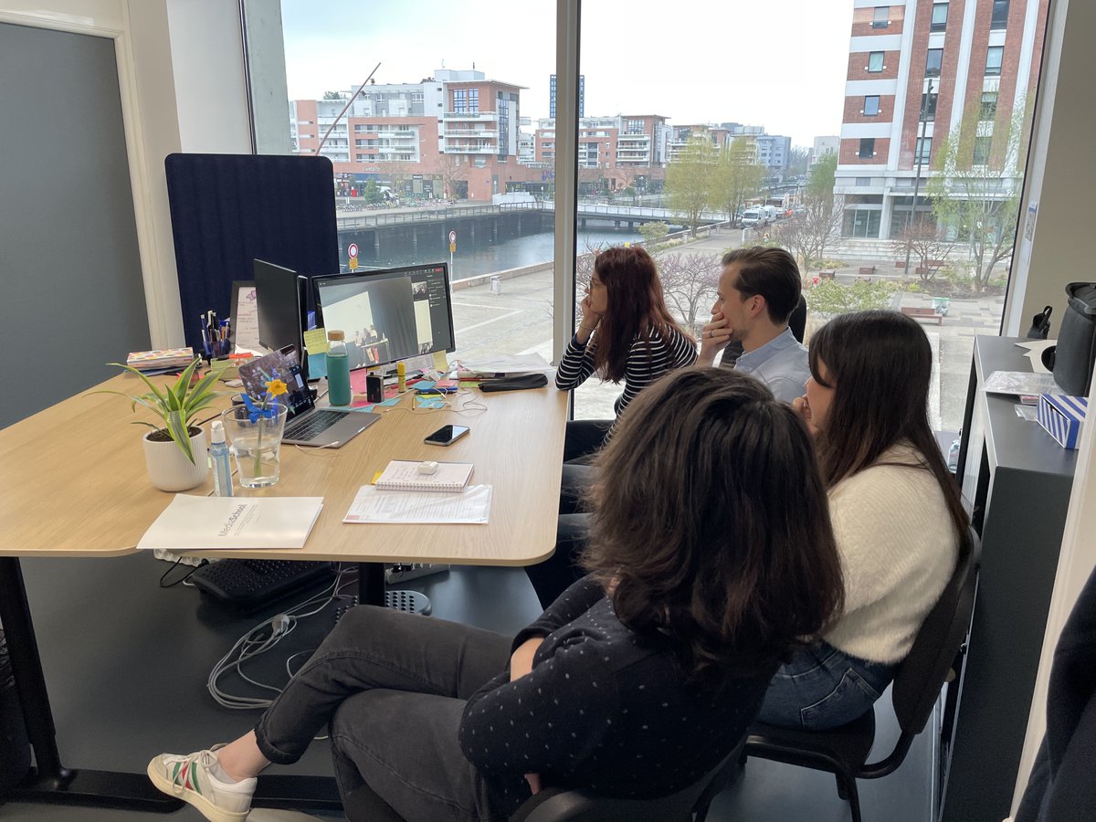 MS_Strasbourg's tweet photo. Notre Team strasbourgeoise est passée devant le jury pour le #MSGChallenge, soutenue par la présence d’Emmanuel Guingand. 
Le reste de l’équipe a suivi depuis Strasbourg la présentation d’Agathe, Axel et Dora. On croise les doigts jusqu’aux résultats 🤞 https://t.co/PPKsNb7s03
